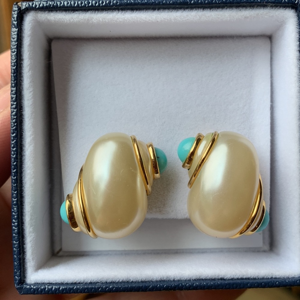 Replica made in Italy Seashell earrings